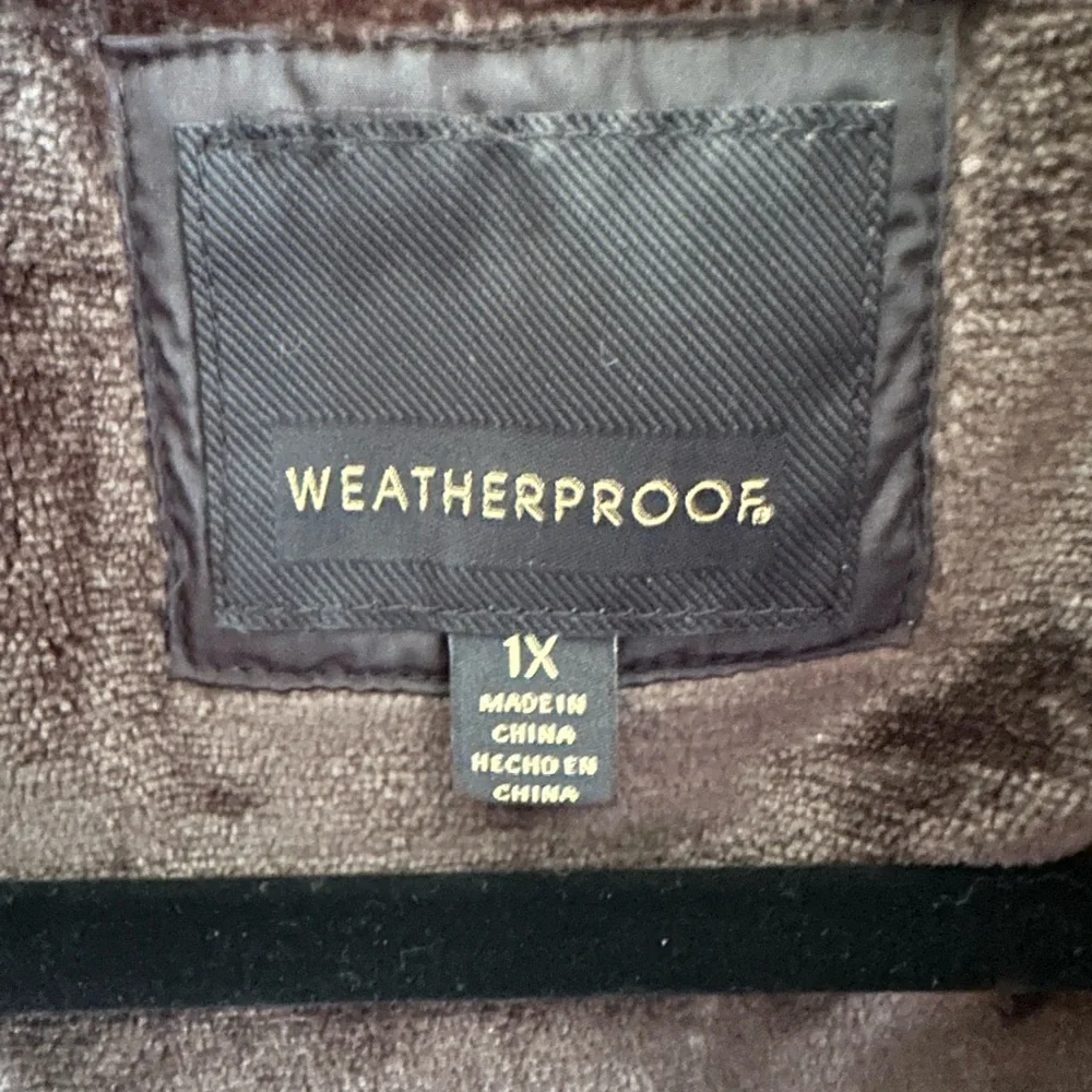 Weatherproof jacket - Picture 5 of 6